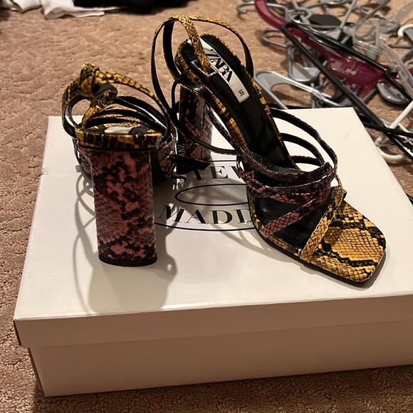 Snakeskin multicolored sandals - Picture 2 of 3